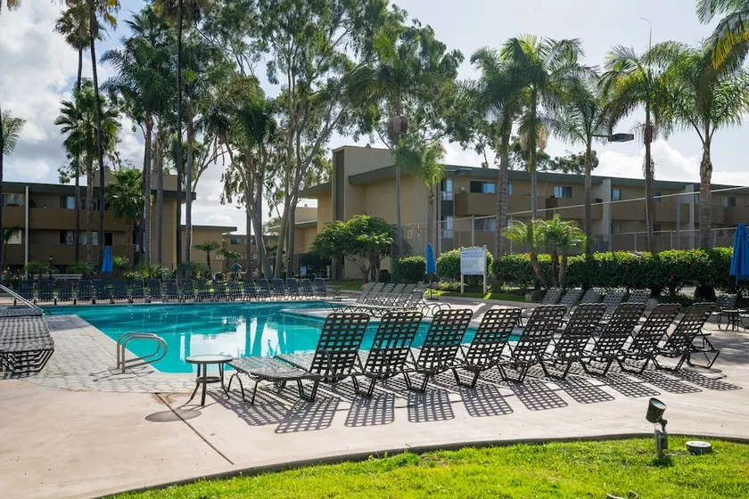 WanderJaunt Pacific Beach Apartments - Image 1