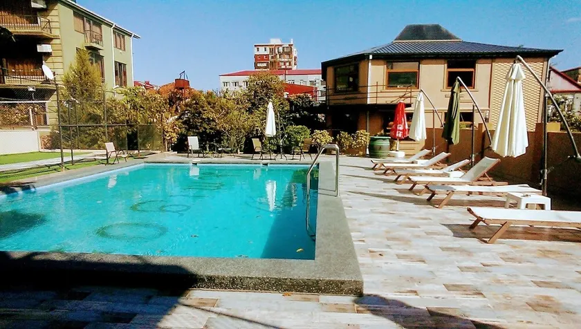 Hotel Amigo II - Image 1
