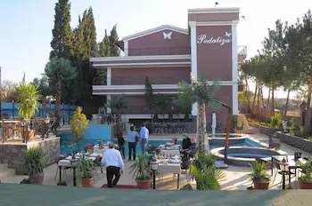 Pedaliza Hotel - Image 1
