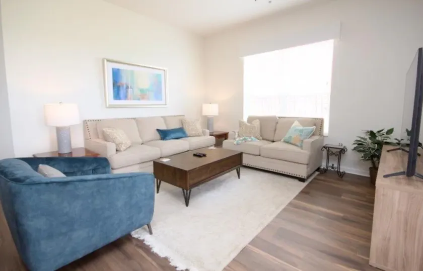 Penthouse Lake View 3 Bed Condo Convention Center 3 Bedroom Condo by Redawning - Image 1