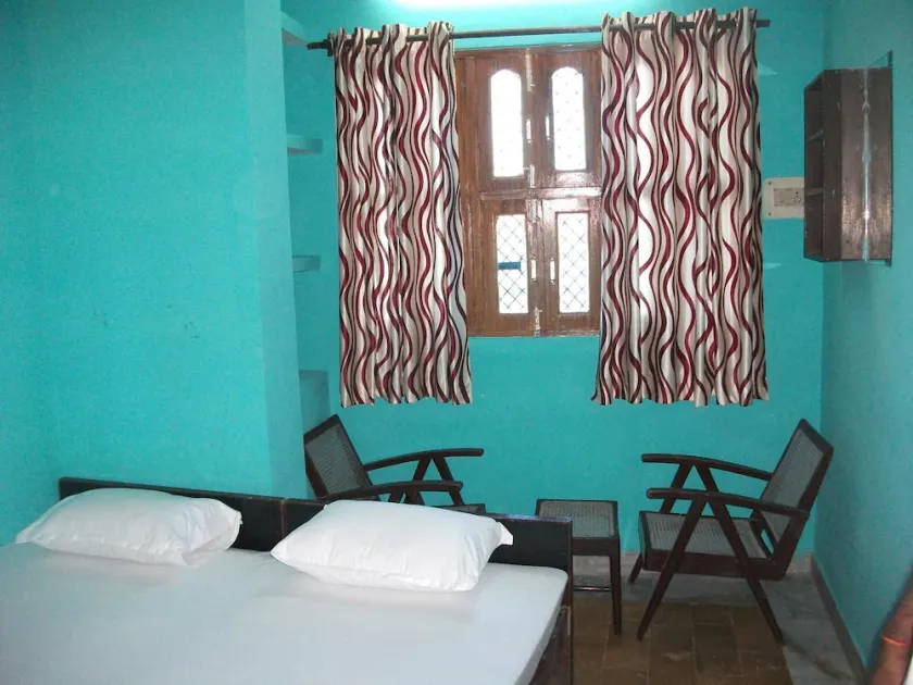 Shree Hare Ram Hare Krishna Guest House - Image 1