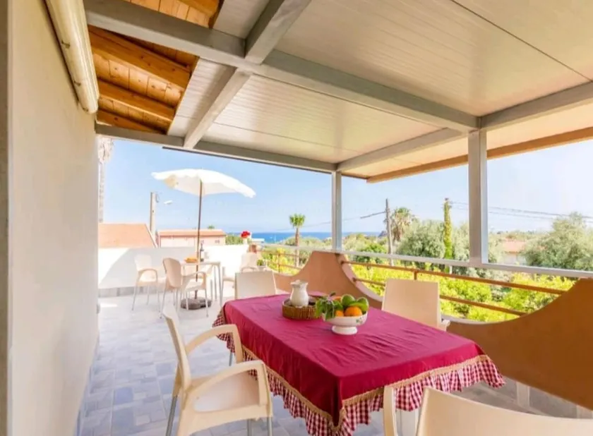 2 bedrooms appartement at Avola 150 m away from the beach with enclosed garden and wifi - Image 1
