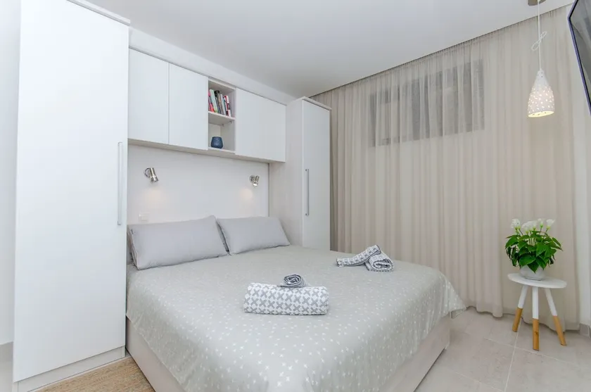 Apartment On the Beach - Image 1