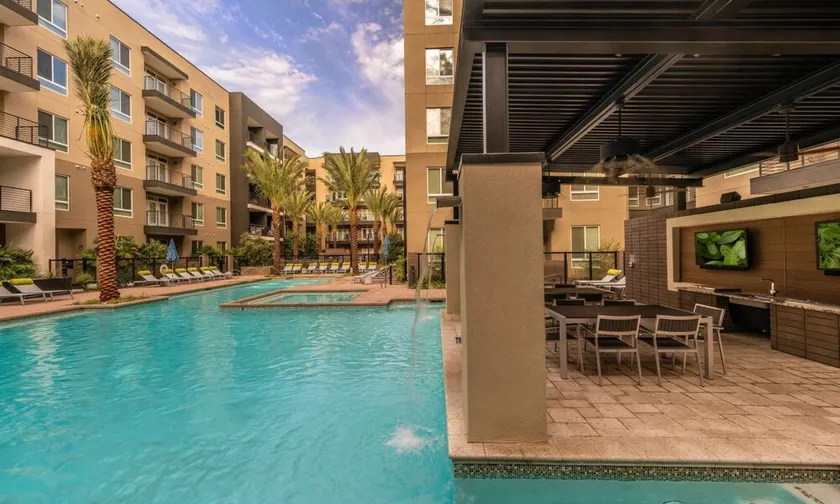 FRONTDESK Old Town Apts Scottsdale - Image 1