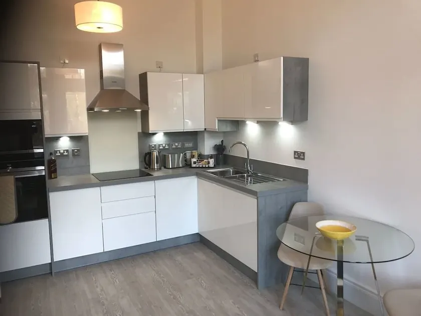 Golf Coast Apartment - Image 1