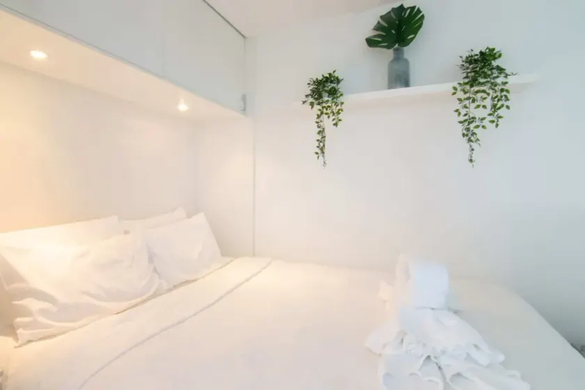 Bright 1 Bedroom Studio With Amazing City Views - Image 1