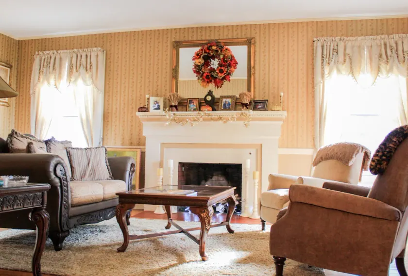 Taylor Edes Inn - Image 1