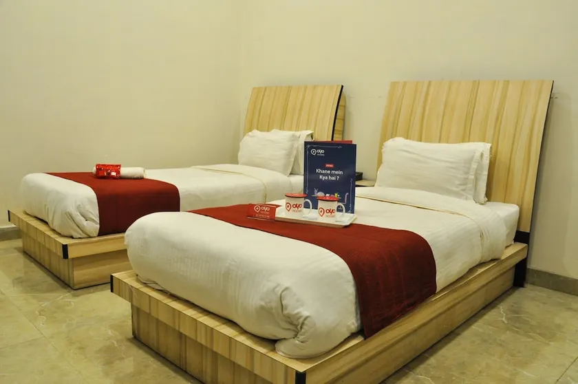 Hotel Crossroad - Image 1