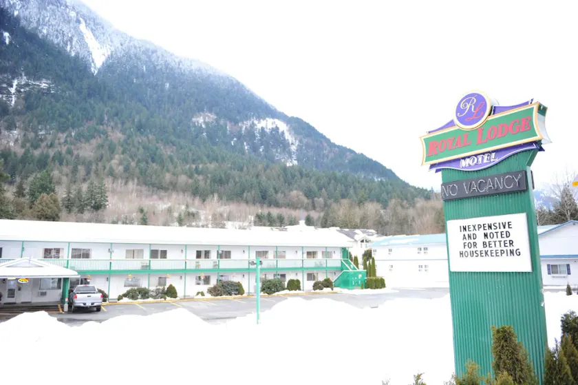 Royal Lodge Motel - Image 1
