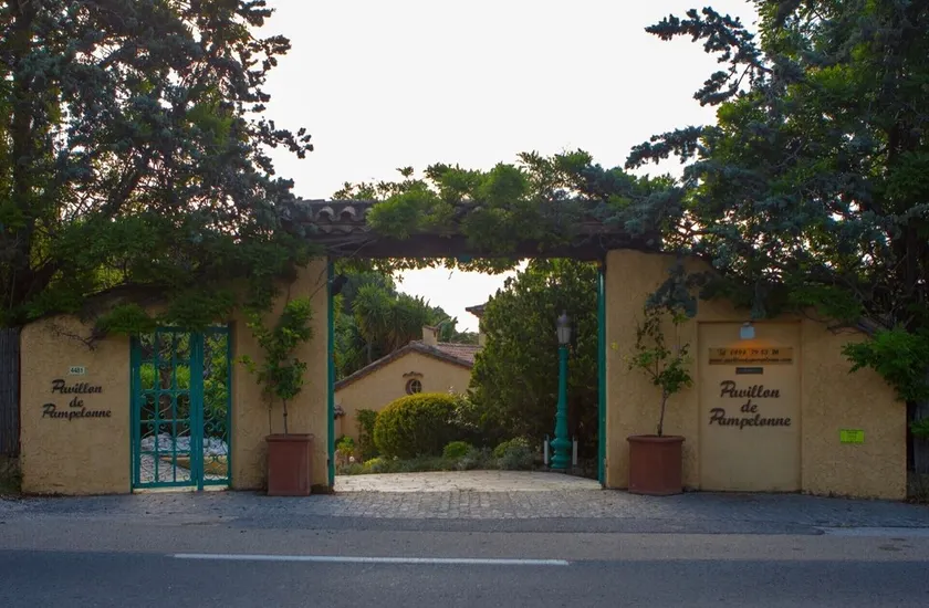 Provencal Villa Close to Pampelonne Beach - Image 1