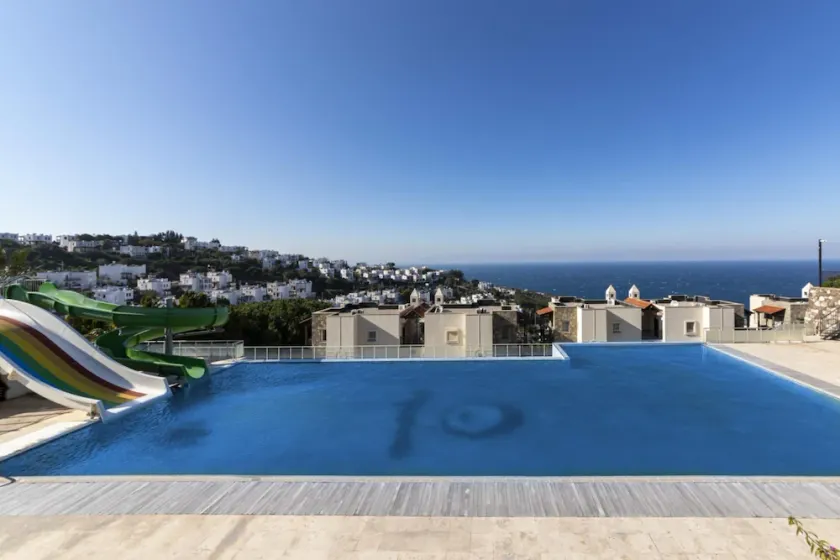 Comfy Villa With Lovely View in Gundogan Bodrum - Image 1