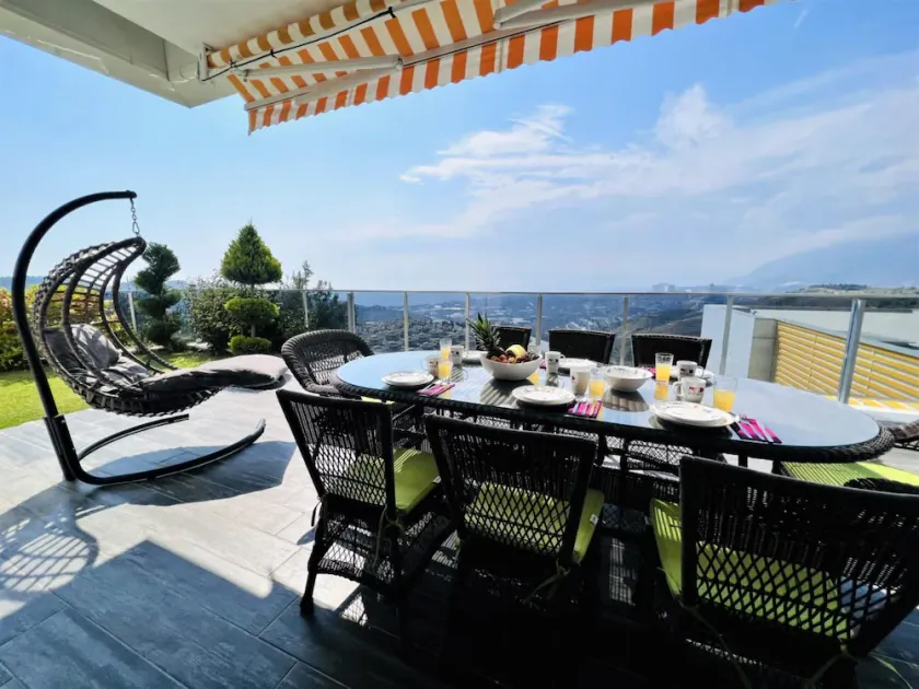 Villa With Private Pool and Terrace in Alanya - Image 1