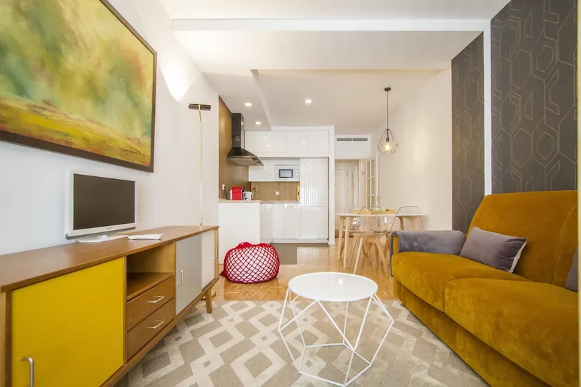 UD Apartments - Atocha Stylish with Pool - Image 1