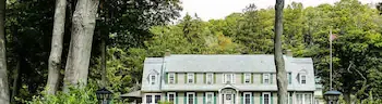 Maple Springs Lake Side Inn - Image 1