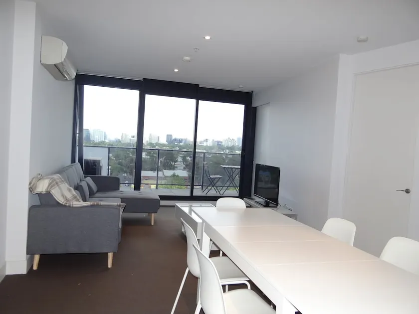 Amazing Accommodations South Yarra - Image 1