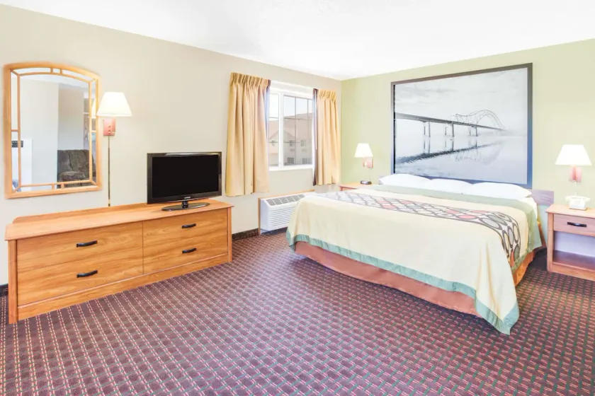 Eagle Ridge Inn - Image 1