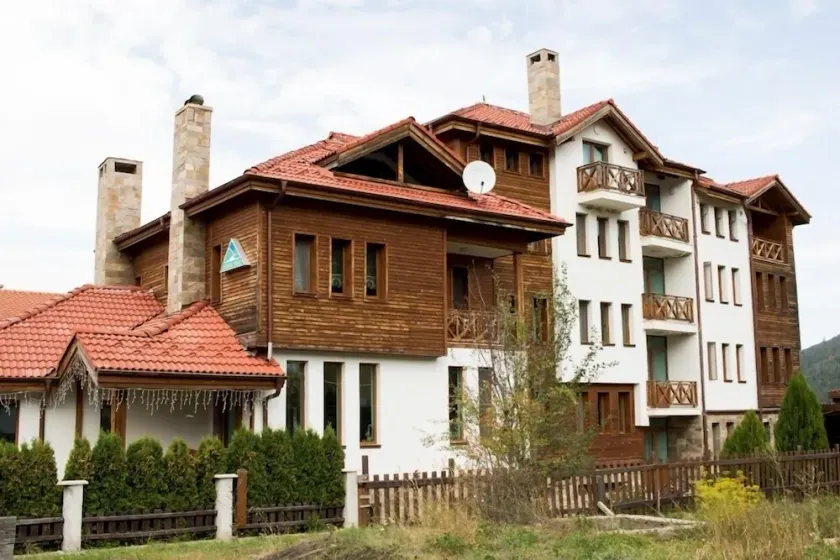Boutique Hotel The White Pine - Image 1