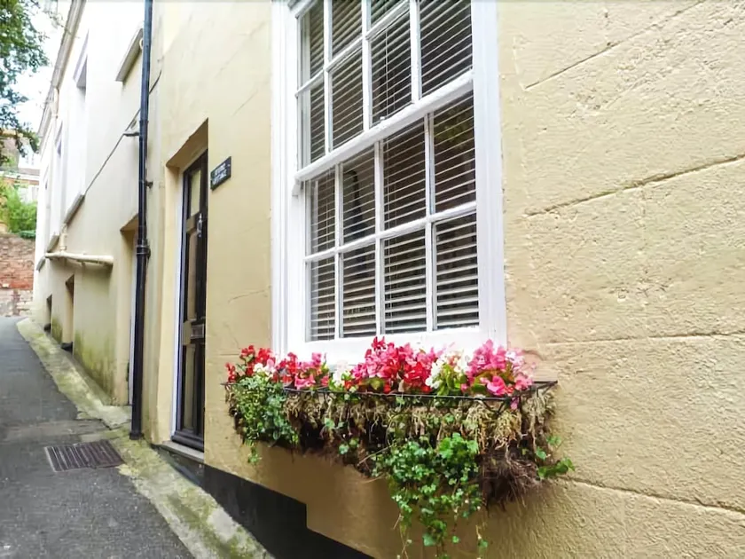 Studio Cottage - Image 1