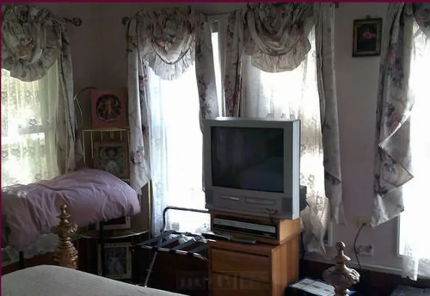 Parlor Car Bed & Breakfast - Image 1