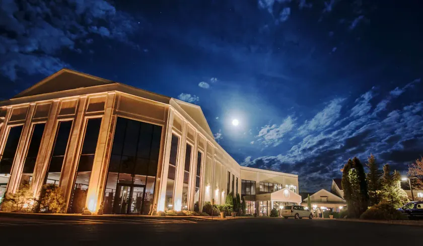Pocono Palace Resort - Image 1