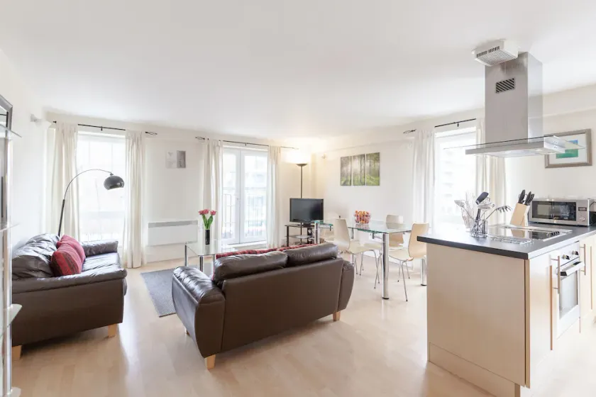 Roomspace Apartments -Central Walk - Image 1