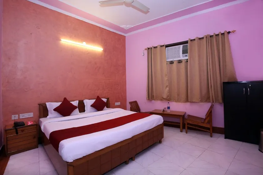 OYO 9229 GMG Hotel - Image 1