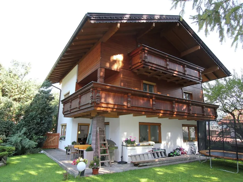 Beautiful Apartment in Fügen Tyrol With Parking - Image 1