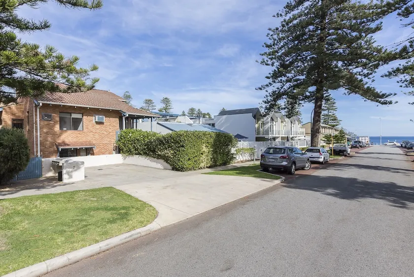 Cottesloe Sea Salt Abode - Image 1