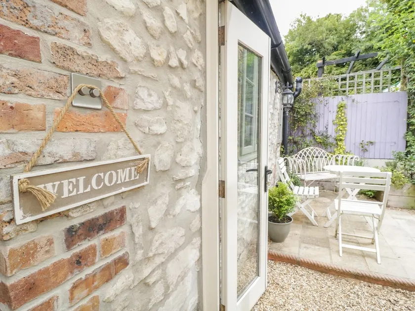 Apple Tree Cottage - Image 1