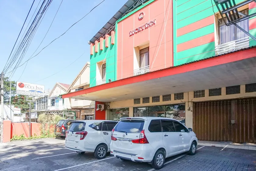 Lucky Inn Hotel - Image 1