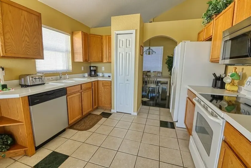 Clifford's Pinewood Estates Vacation Home 4 Bedroom Home by Redawning - Image 1