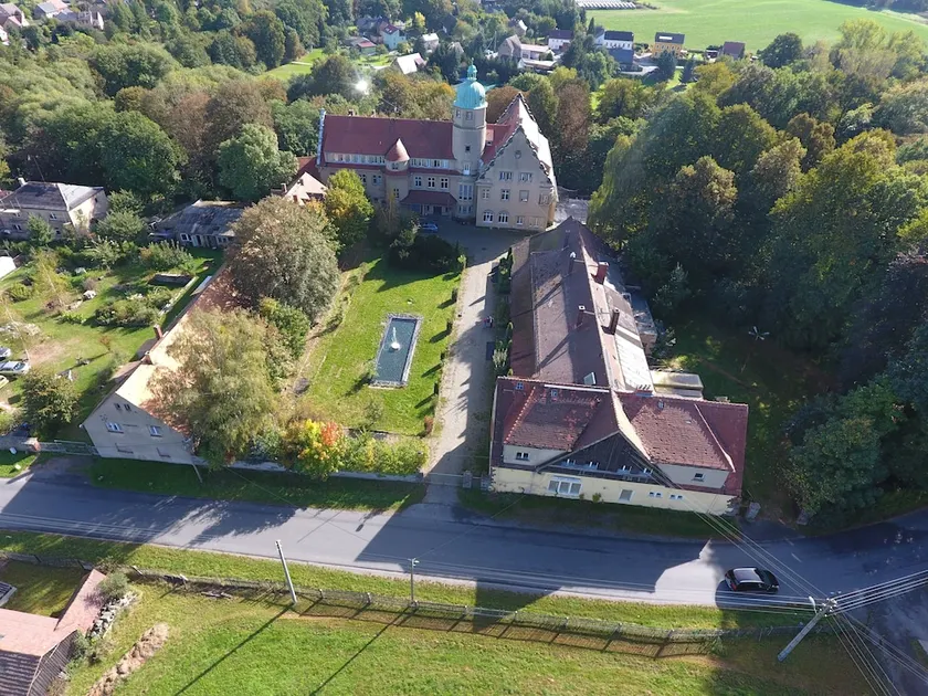 Schloss Helmsdorf - Image 1