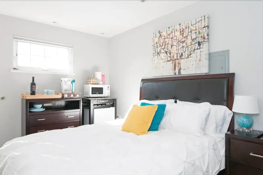 Garden in Montclair Hills - Studio Apts - Image 1