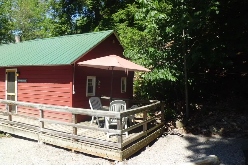 Hide-A-Way Waterfront Cottages - Image 1
