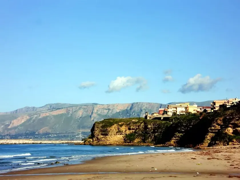Villa avec barbecue, terrasse et jardin | Proche de la plage - Image 1