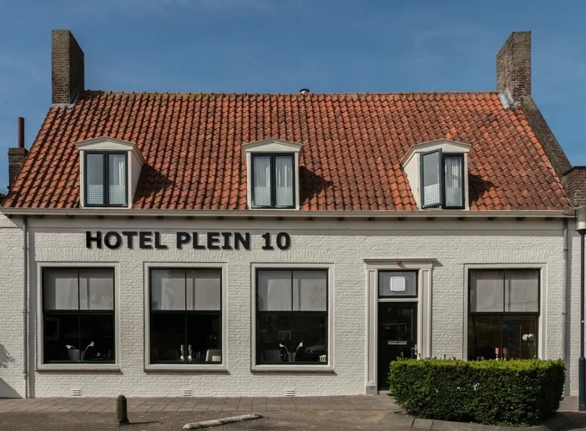 hotel Plein 10 - Image 1