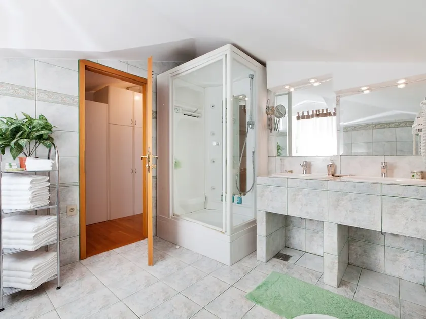 Peaceful Villa in Lovran With Swimming Pool - Image 1
