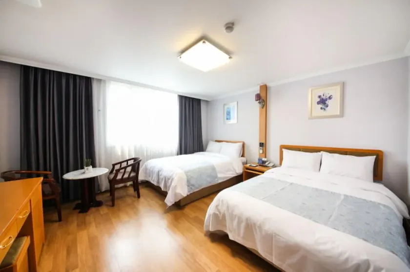 Utopia Hotel - Image 1