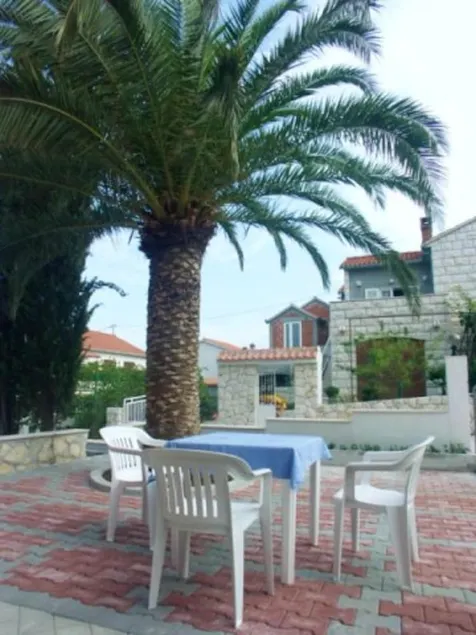 2 bedrooms appartement at Supetar 200 m away from the beach with sea view furnished terrace and wifi - Image 1