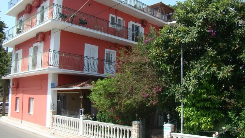 Dionisis Apartments - Image 1