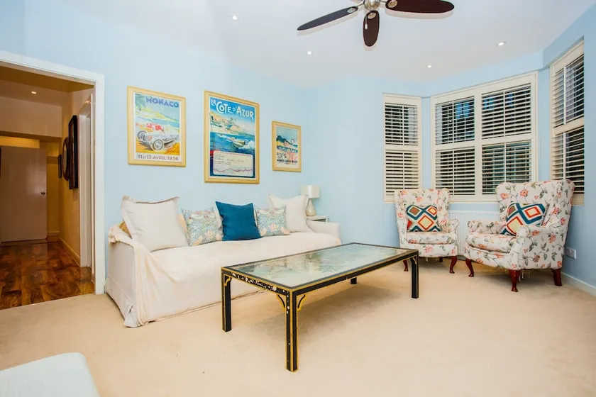 2 Bedroom Flat Sleeps 4 In Chelsea - Image 1