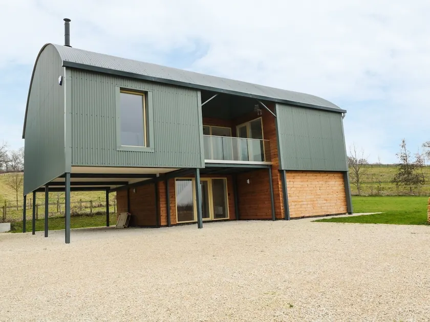 Hill View Rise - Image 1