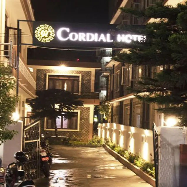 Hotel Cordial - Image 1