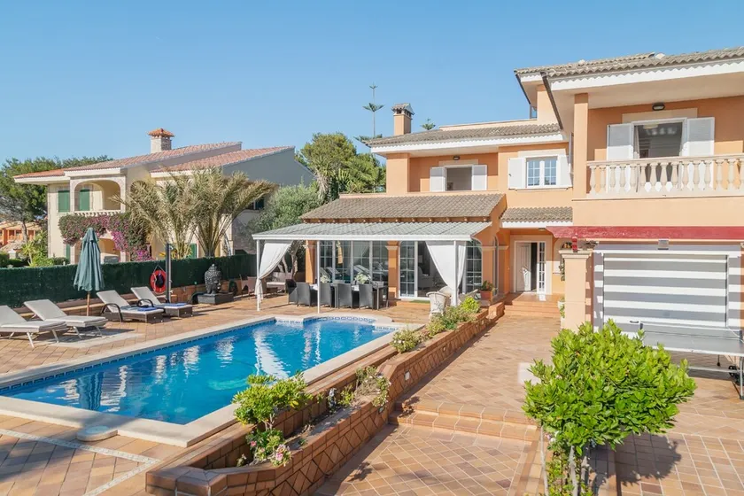 Villa Bruno, aire acondicionado, piscina, barbacoa, wifi, parking, a 400 m de la playa - Image 1