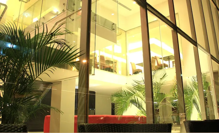 AZ Hotel & Suites Panama - Image 1