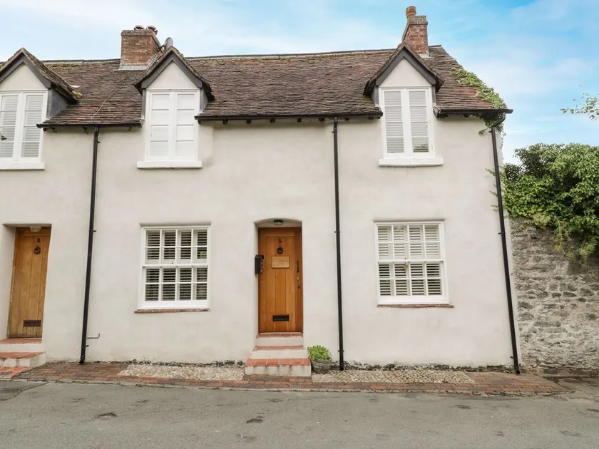 Curly's Cottage - Image 1
