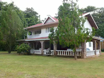 Chez Muriel Guest House - Image 1