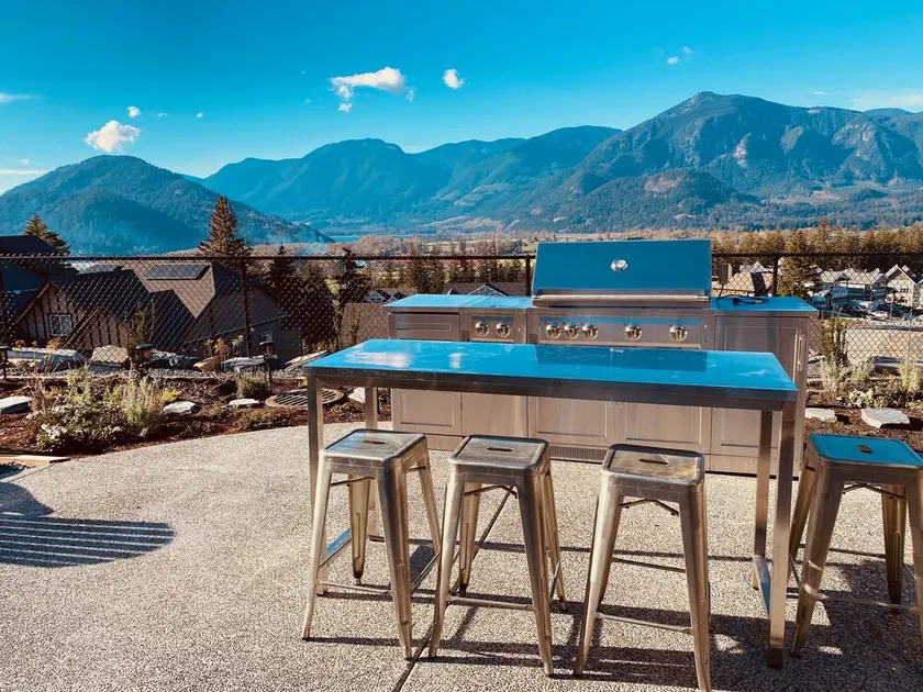 Mountain View Spa Retreat - Image 1