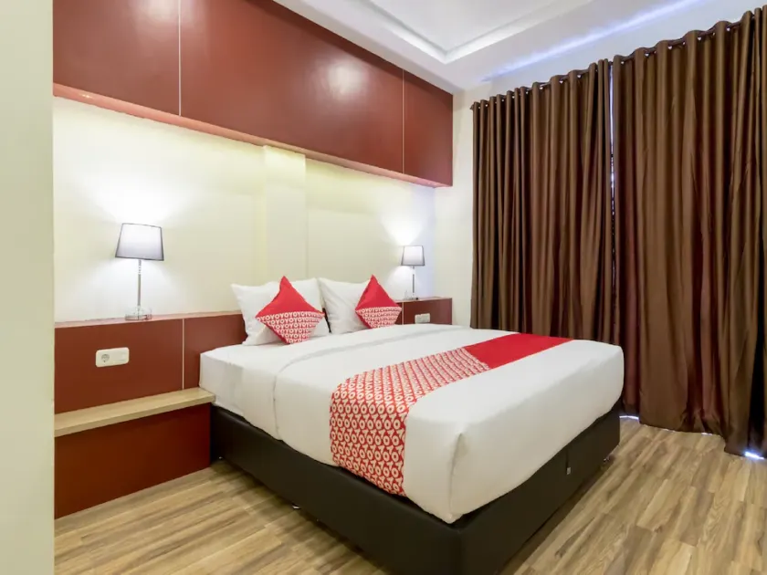 Merlion Hotel by OYO Rooms - Image 1