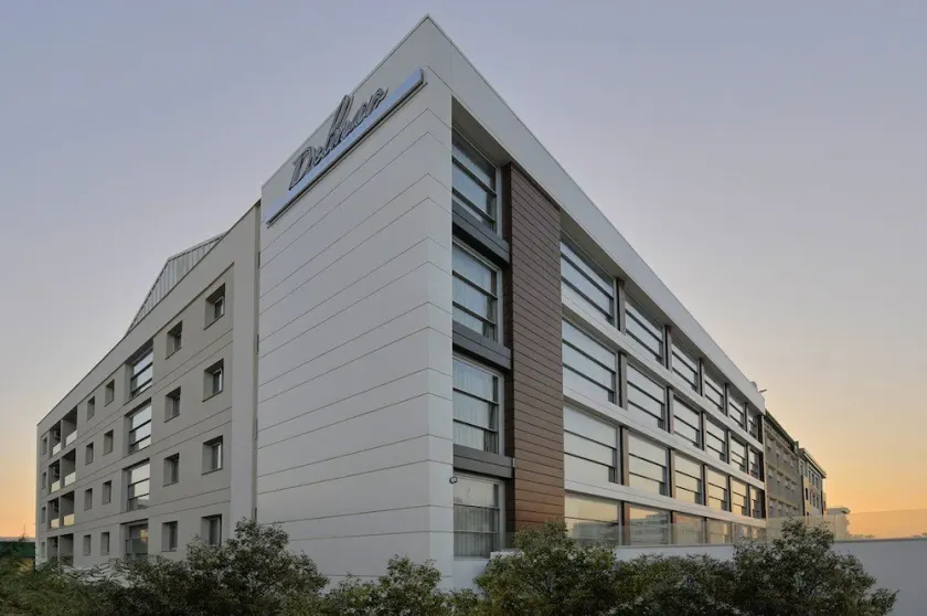 Delmar Suites & Residence - Image 1